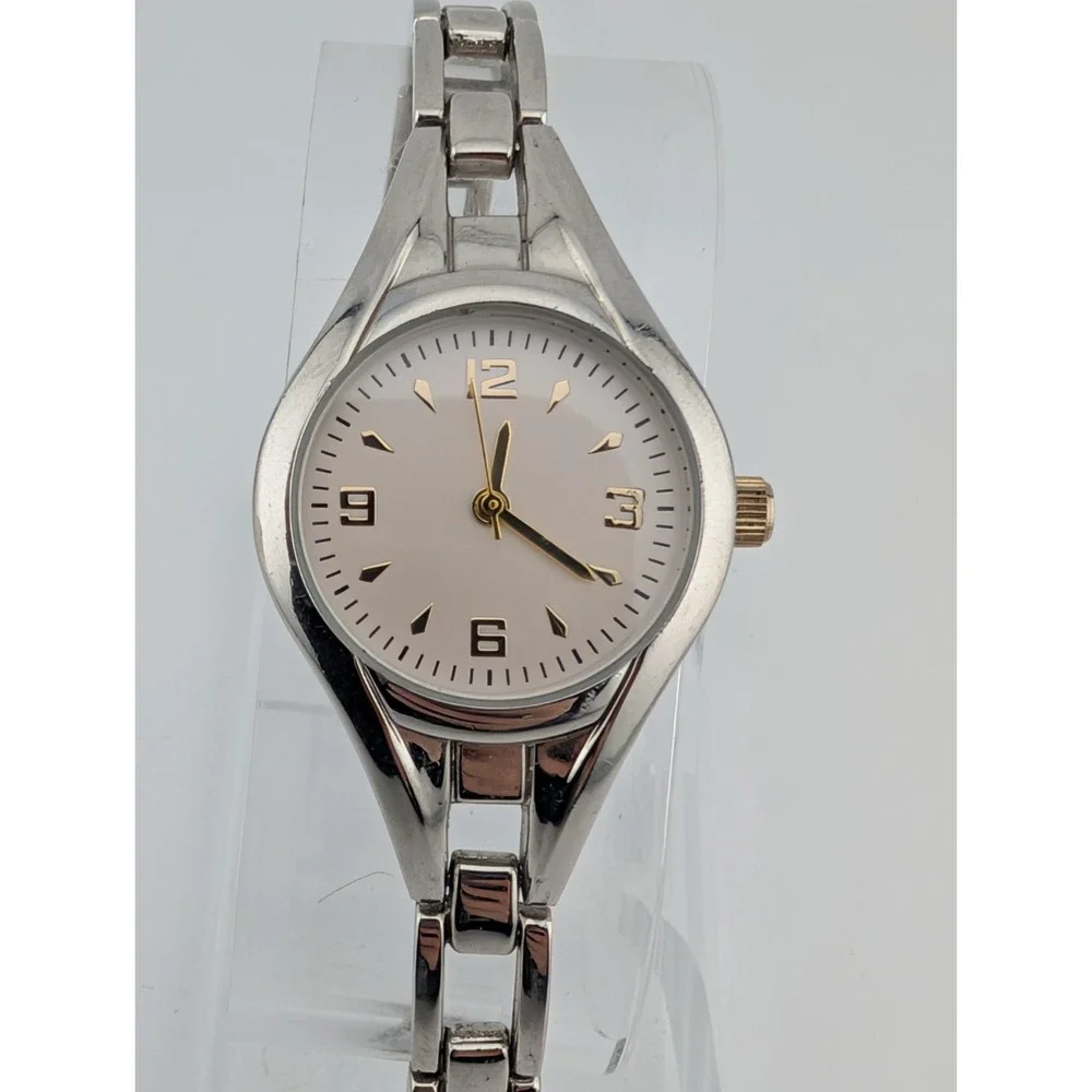 Time & Tru Watch Women 27mm Silver Case‎ 7.25